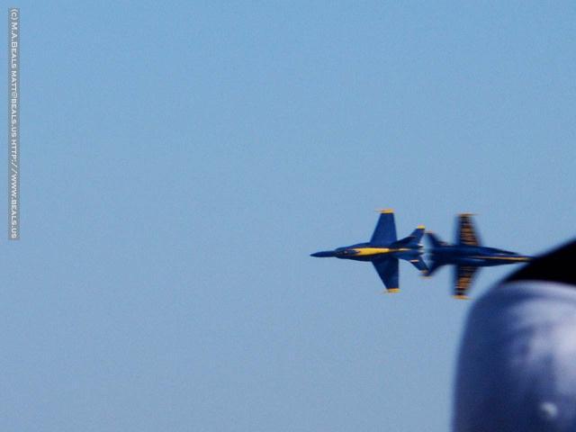 1006-Blue_Angels_flyby